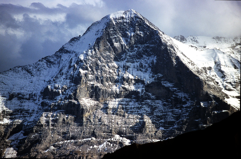 Illustration for article titled Man climbs real-world 5,900-foot Game of Thrones' Wall with no ropes